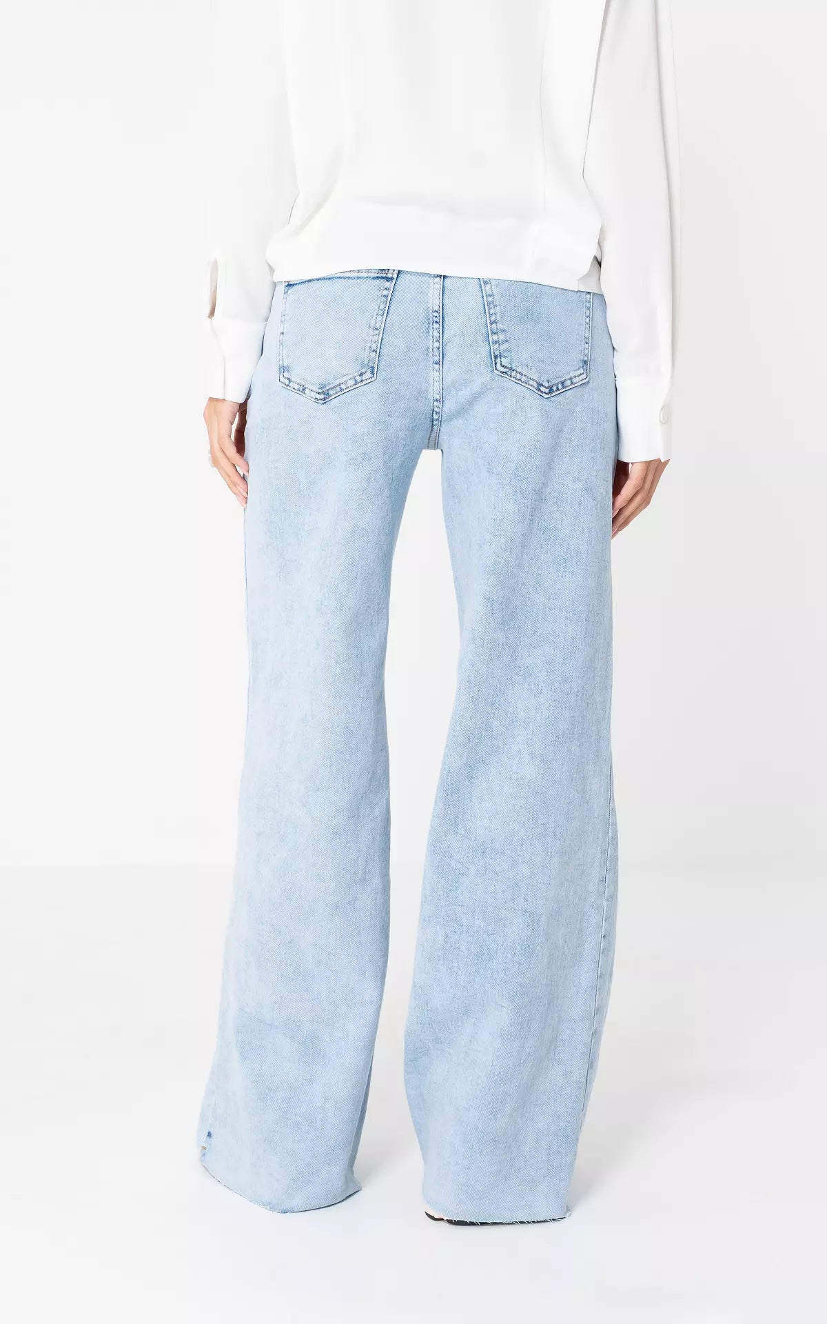 Low-rise jeans