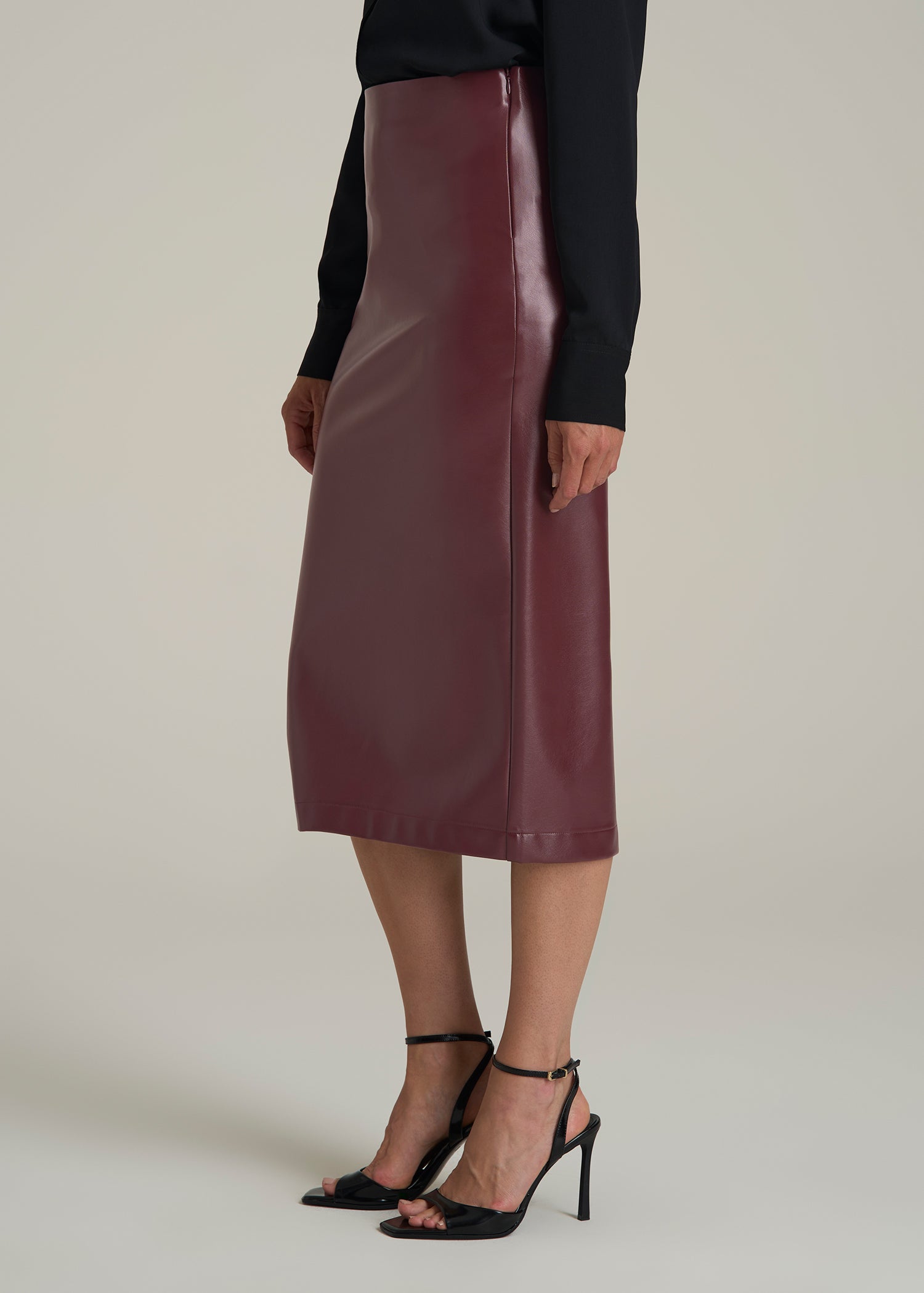 True Touch Leather Pencil Skirt in Port Royale