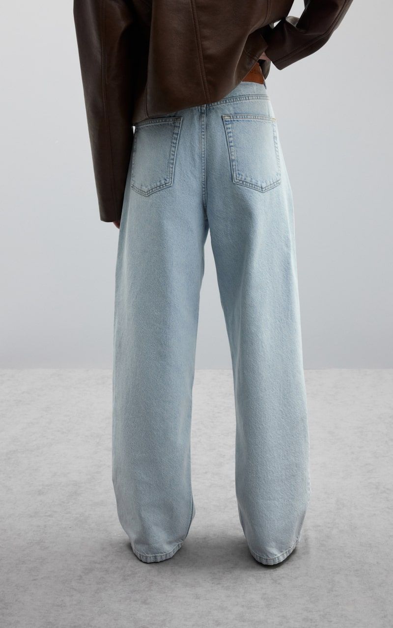 Loose Fit Jeans